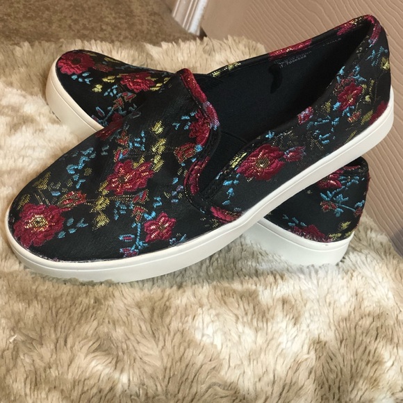 ❤️2/$35❤️ - Picture 2 of 6